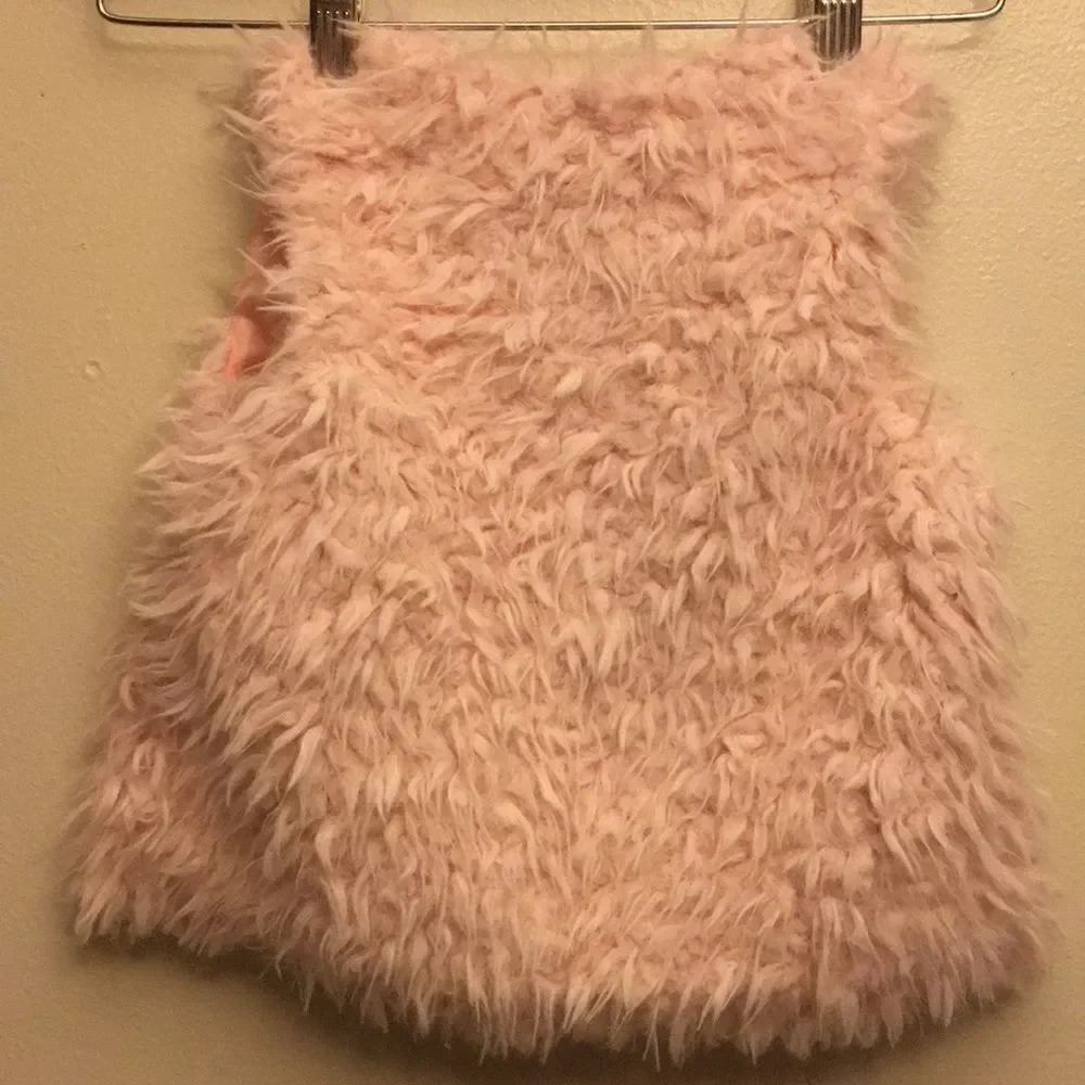 Osh Kosh Genuine Kids Faux Fur Vest Size 2T-3T
